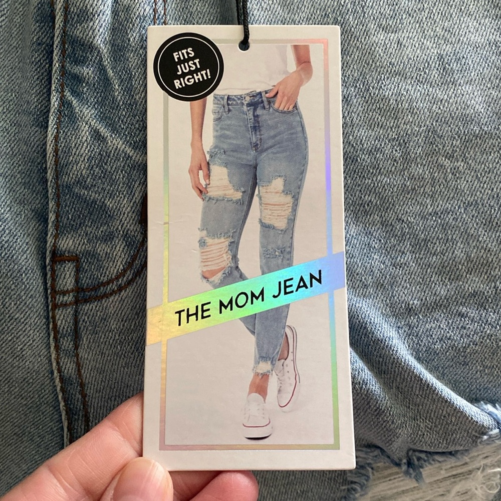 Tinseltown light was distressed mom jeans size 11